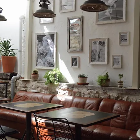 8 Design منزل للإقامة أورلا