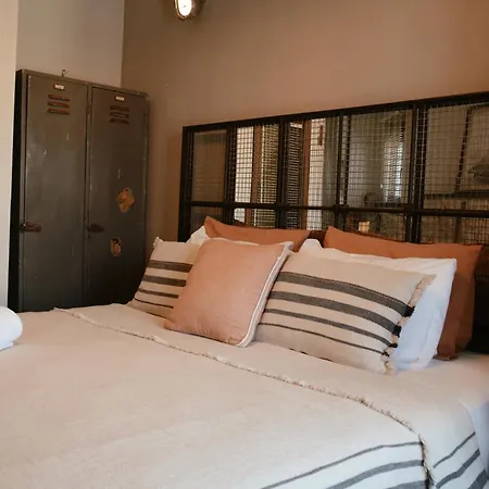8 Design منزل للإقامة *
