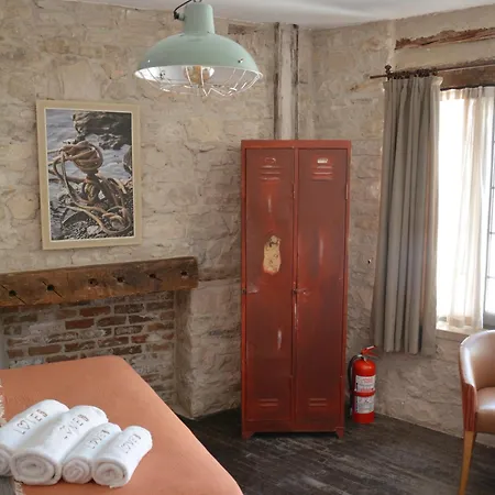 Gazde/Camere de închiriat 8 Design *